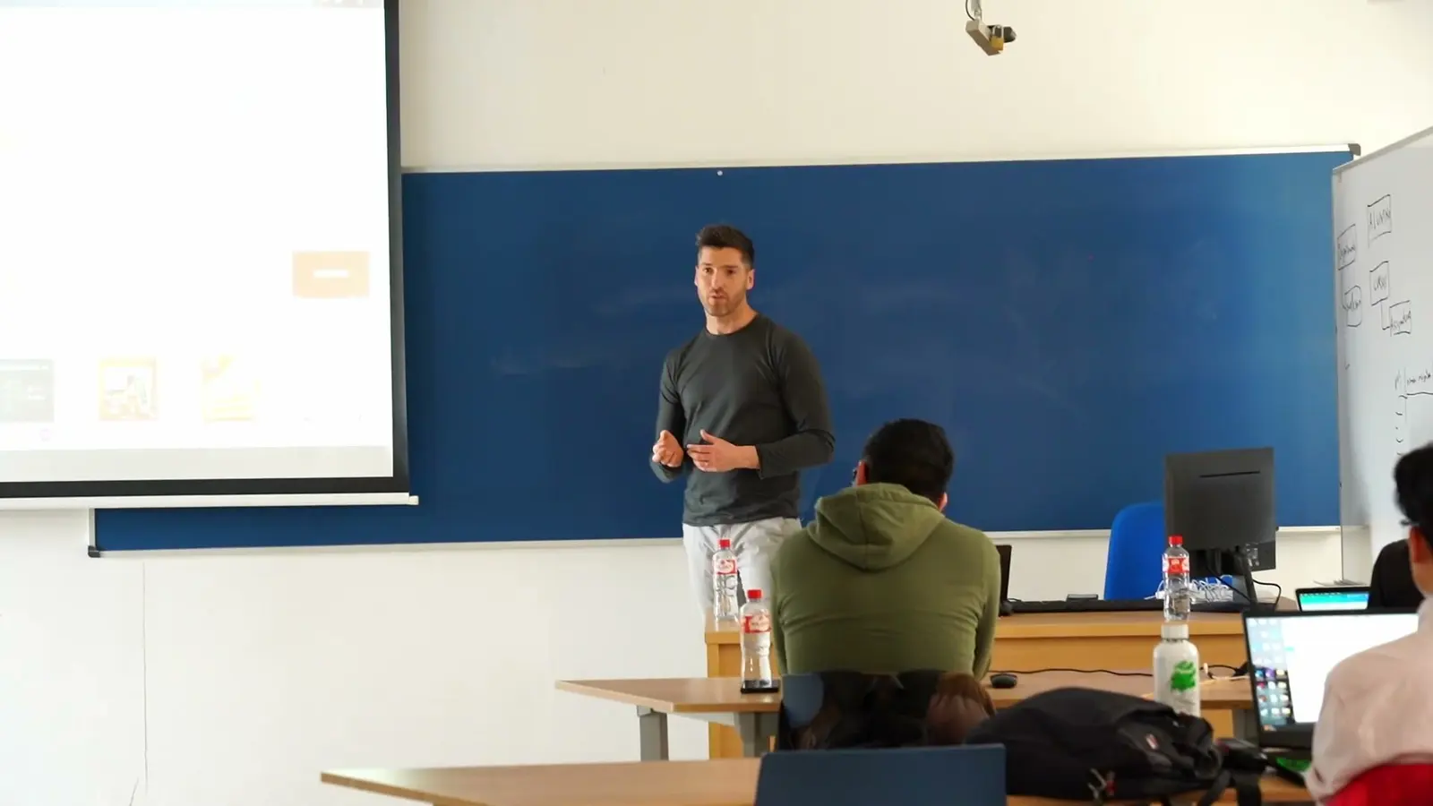 Universidad de Cádiz · De la pizarra al proyecto